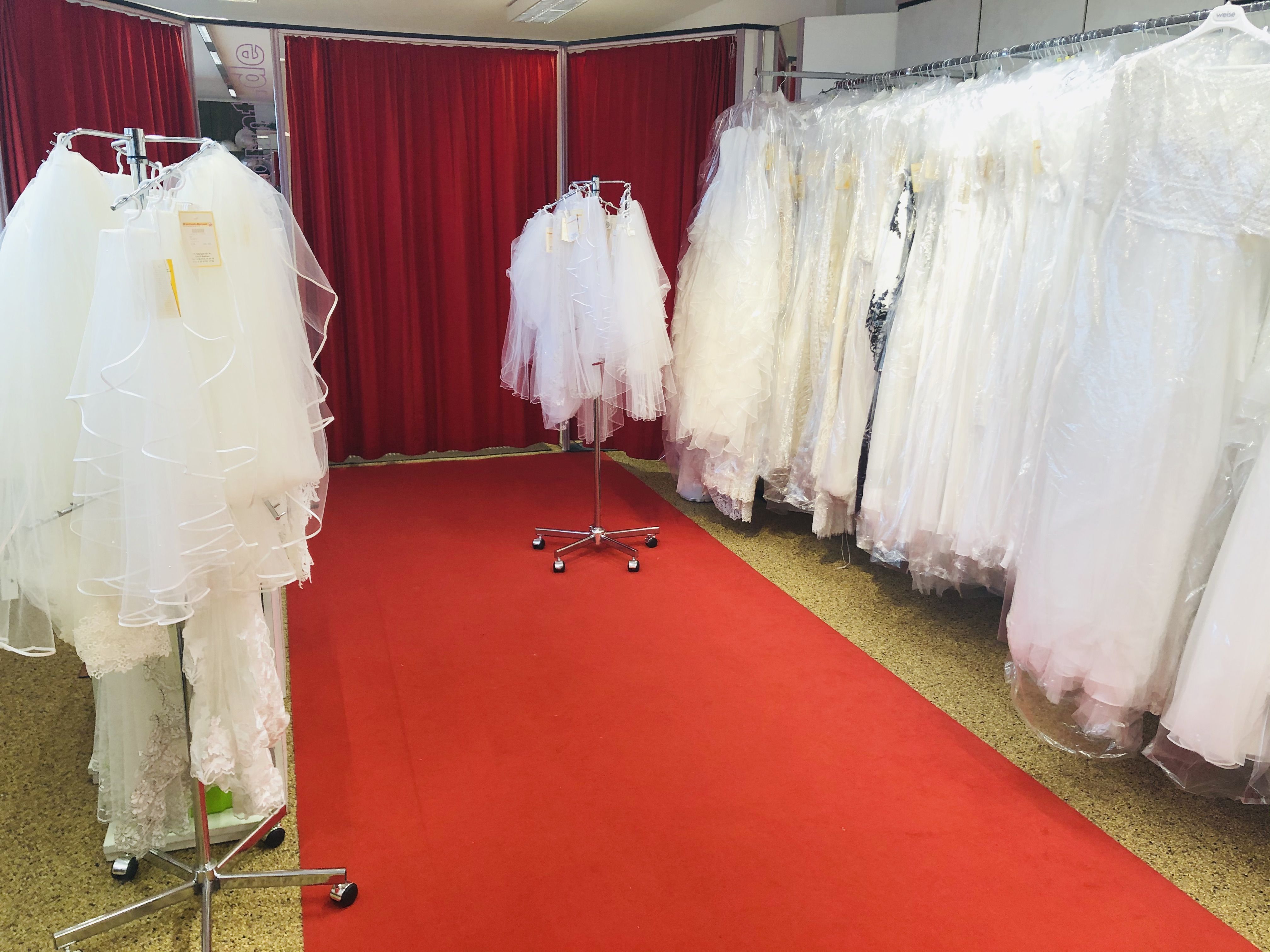 Brautmode-Discount.de Capitain Outlet 