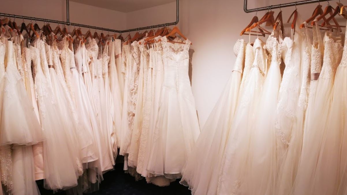 MOMENTE Brautkleider mit Geschichte