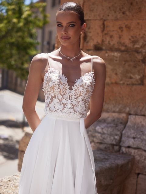 BIANCO EVENTO ウェディングボレロ Wedding Dress, Veils, Boleros & Wedding Accessories - Bianco