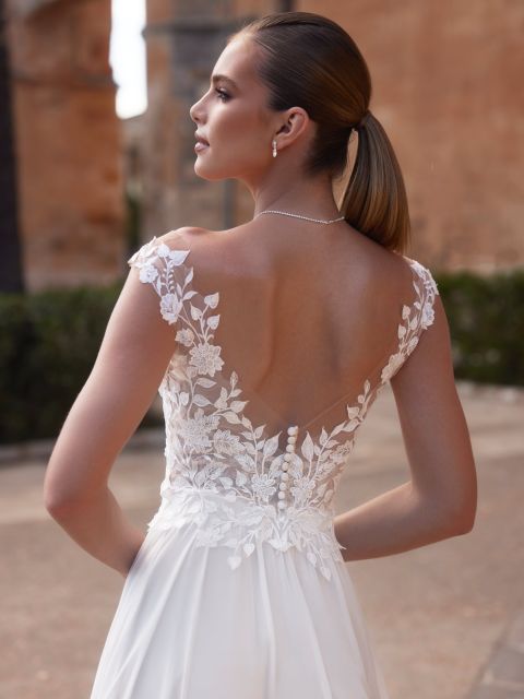 BIANCO EVENTO ウェディングボレロ Wedding Dress, Veils, Boleros & Wedding Accessories - Bianco