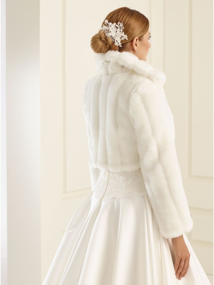 E20 - faux fur long sleeve jacket - Bianco Evento