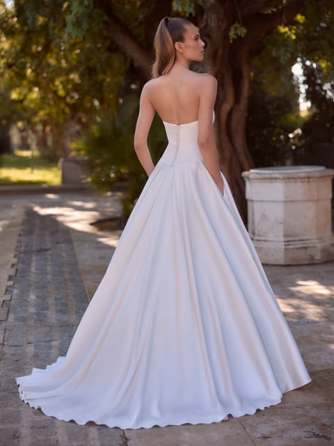ウエディングドレスBIANCO Wedding Dress, Veils, Boleros & Wedding Accessories - Bianco