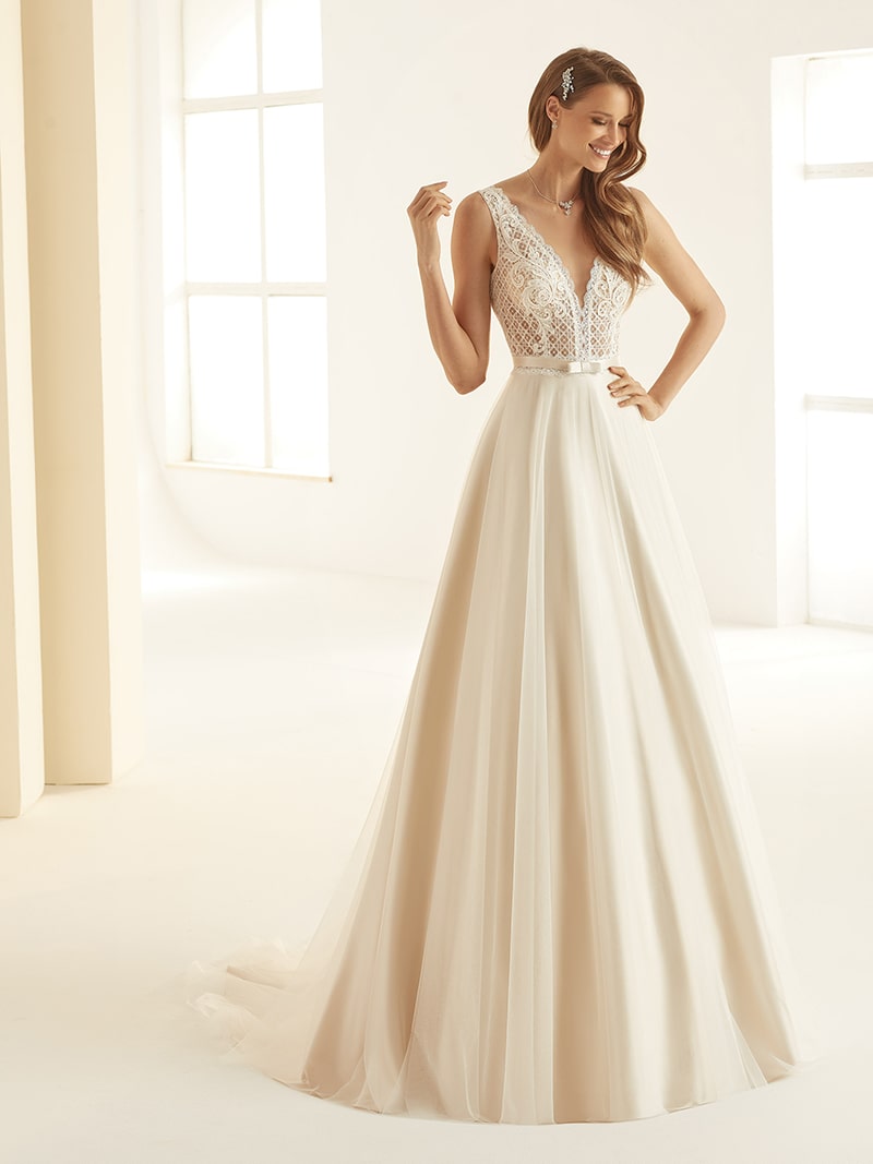 Ultimate Guide To Choosing Flowing Bridal Gowns For Your Beach Wedding