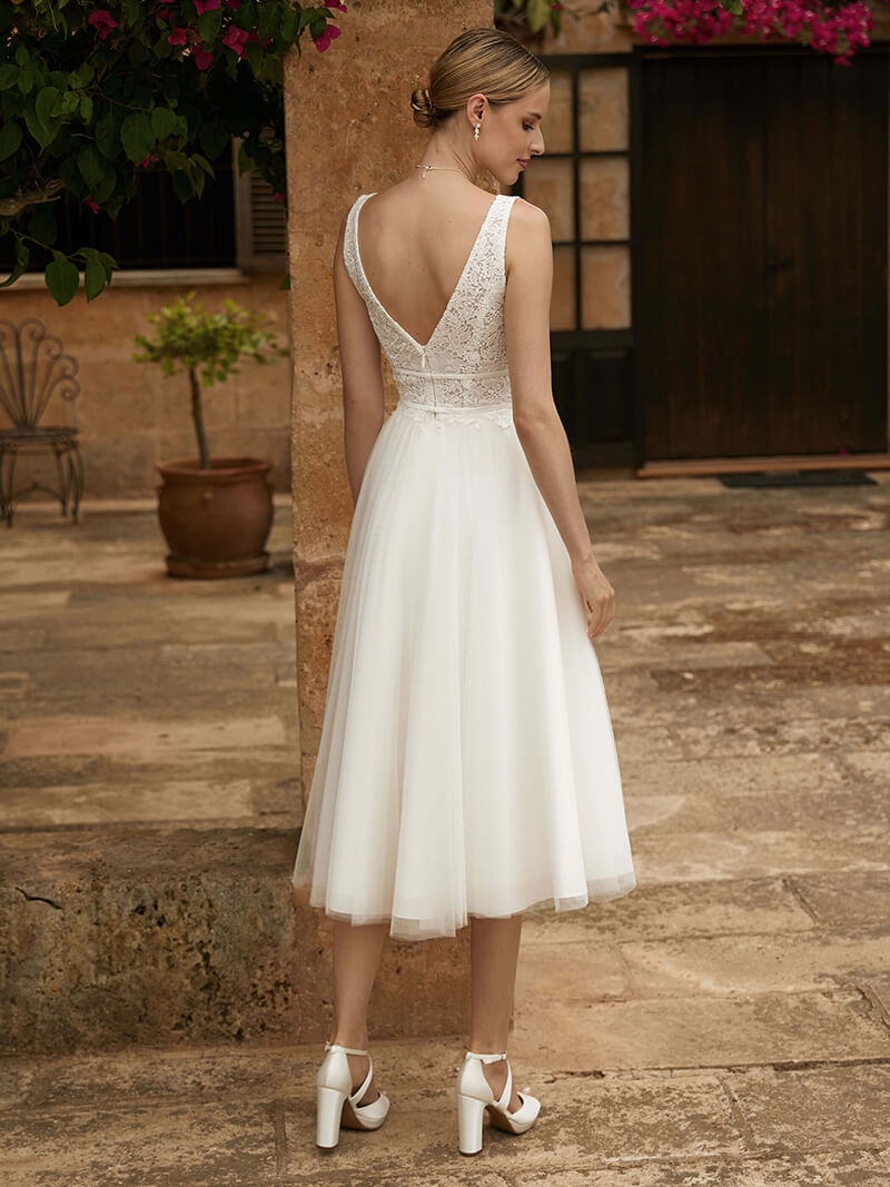 Short Bridal Dresses to Try in Your Summer Wedding