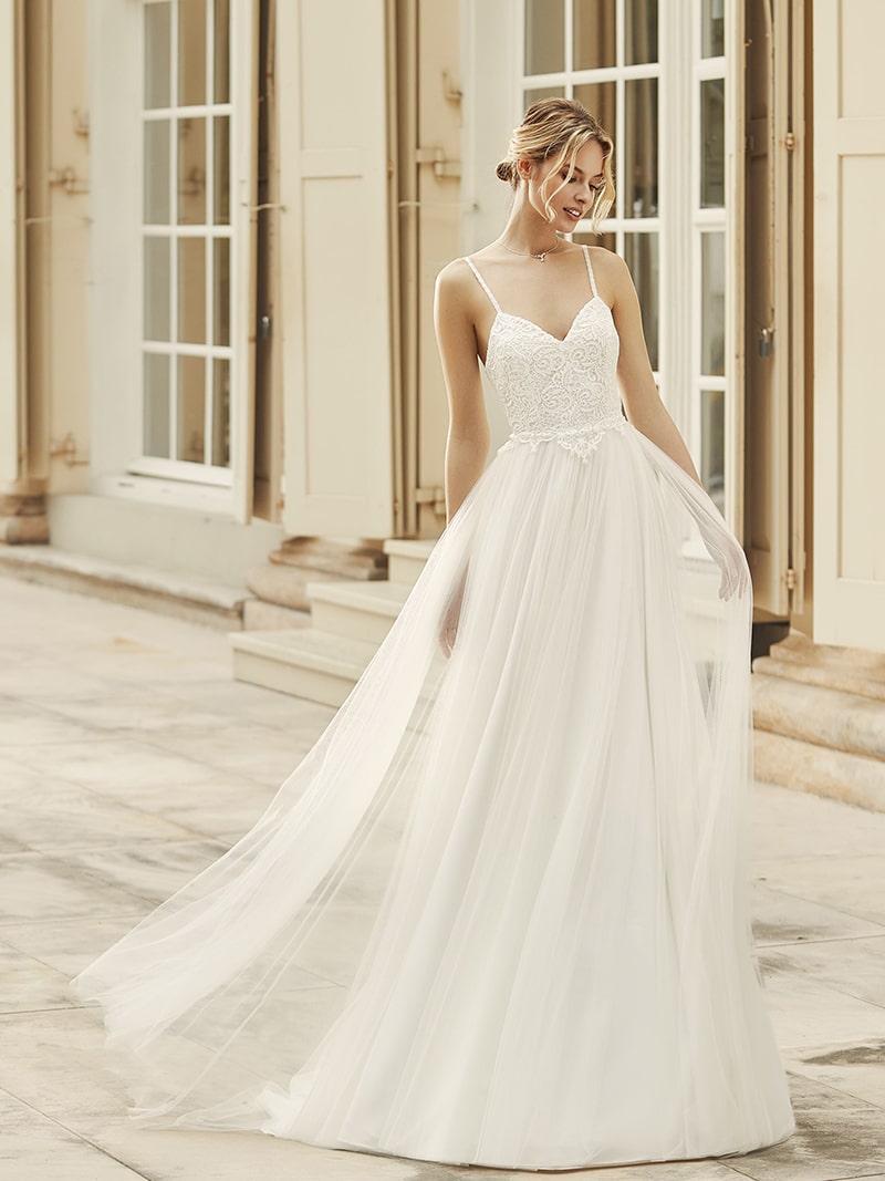 robe de mariée de ligne A ou une robe de bal